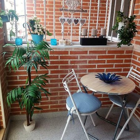 Amazing Sunny Flat With Balcony Pool Two Mins From The Beach Torrevieja Exterior foto